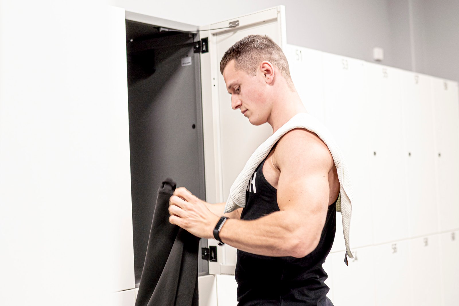 Modernes Trainingsambiente im ONLYFIT Fitnessstudio Pöttmes